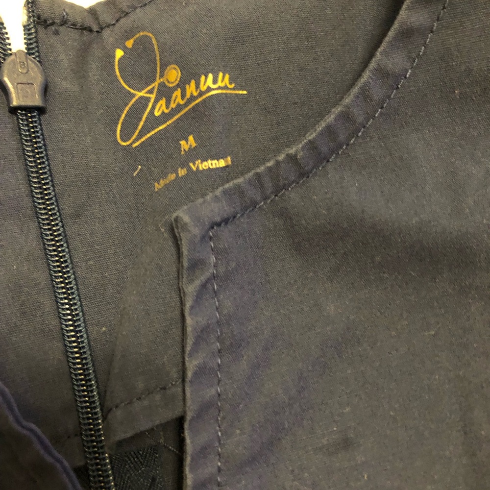 Jaanuu scrub top